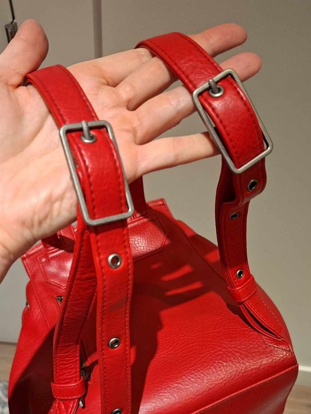 Matt & Nat Vibrant Red Vegan Leather Slouchy 90's Drawstring Backpack - Picture 7 of 9